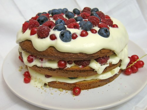 schichttorte_joghurtcreme_beeren