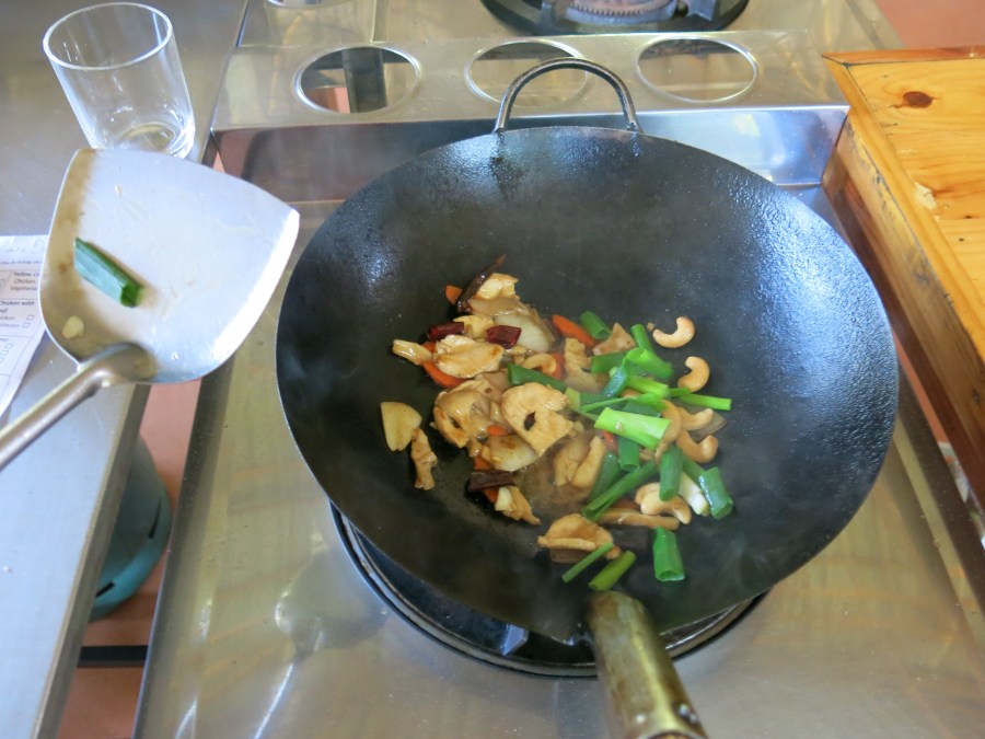 stir fried chicken with cachew